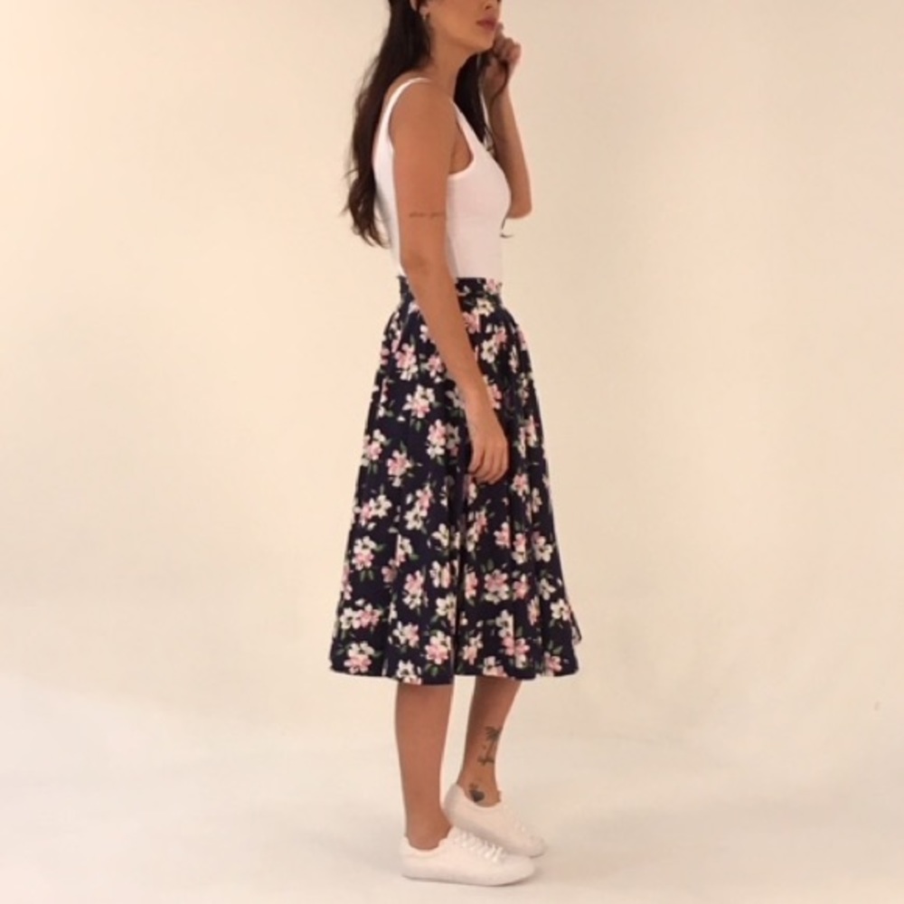 Hibiscus Swing Button Skirt